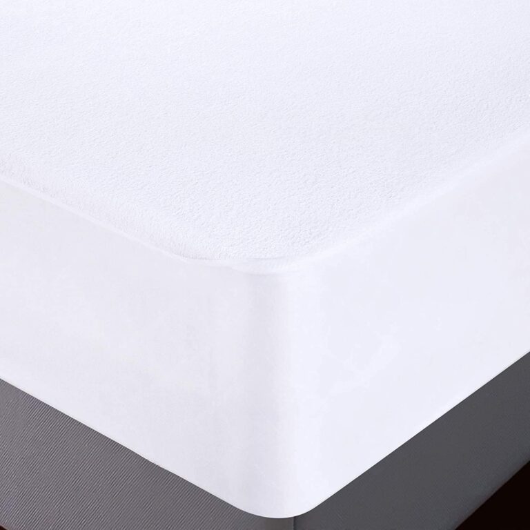 Utopia Bedding Protège Matelas Imperméable, 200 x 200 cm, pour Matelas Jusqu'à 30 cm de Hauteur, Housse de Matelas en Jersey Léger et Doux avec Côtés Extensibles - Blanc Utopia Bedding Protège Matelas Imperméable, 200 x 200 cm, pour Matelas Jusqu'à 30 cm de Hauteur, Housse de Matelas en Jersey Léger et Doux avec Côtés Extensibles - Blanc
